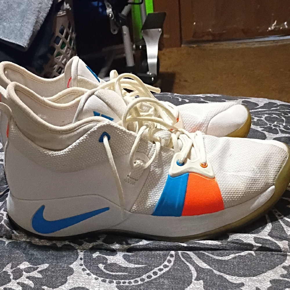 Nike White and Blue Sneakers